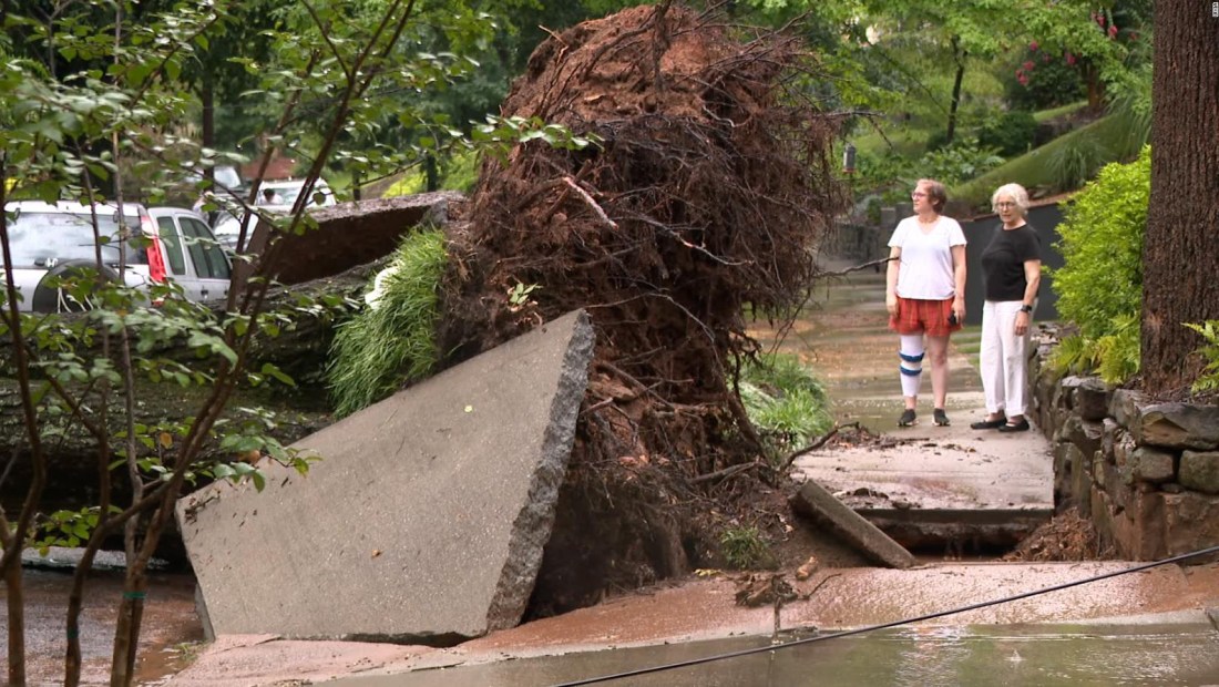 Atlanta y Memphis sufren destrozos por las fuertes tormentas