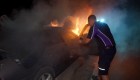Un conductor de FedEx salvó de las llamas a un hombre