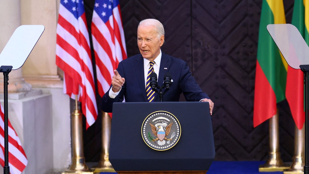 El presidente de Estados Unidos, Joe Biden, pronuncia un discurso en la Universidad de Vilna durante una cumbre de líderes de la OTAN en Vilna, Lituania, este miércoles. (Foto: Yves Herman/Reuters)