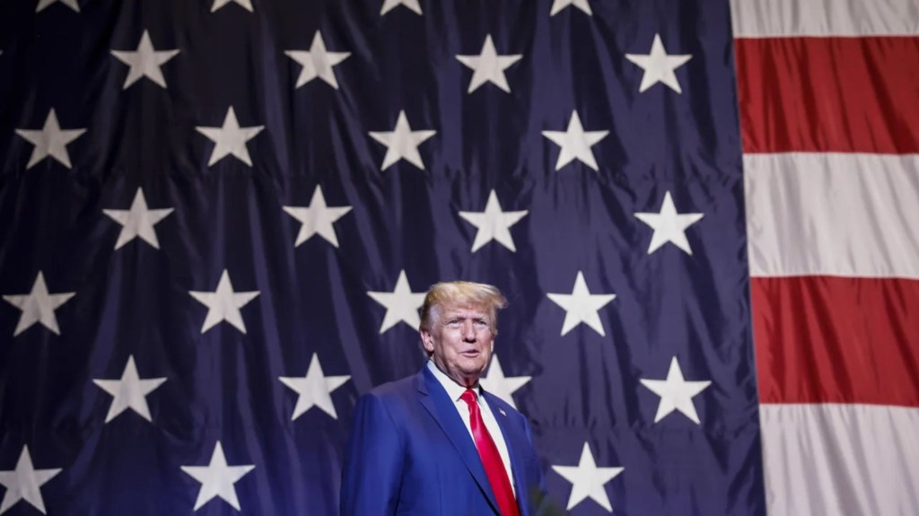 El expresidente Donald Trump llega para pronunciar un discurso en la convención del Partido Republicano de Georgia, en Columbus, el 10 de junio de 2023. (Foto: Anna Moneymaker/Getty Images)