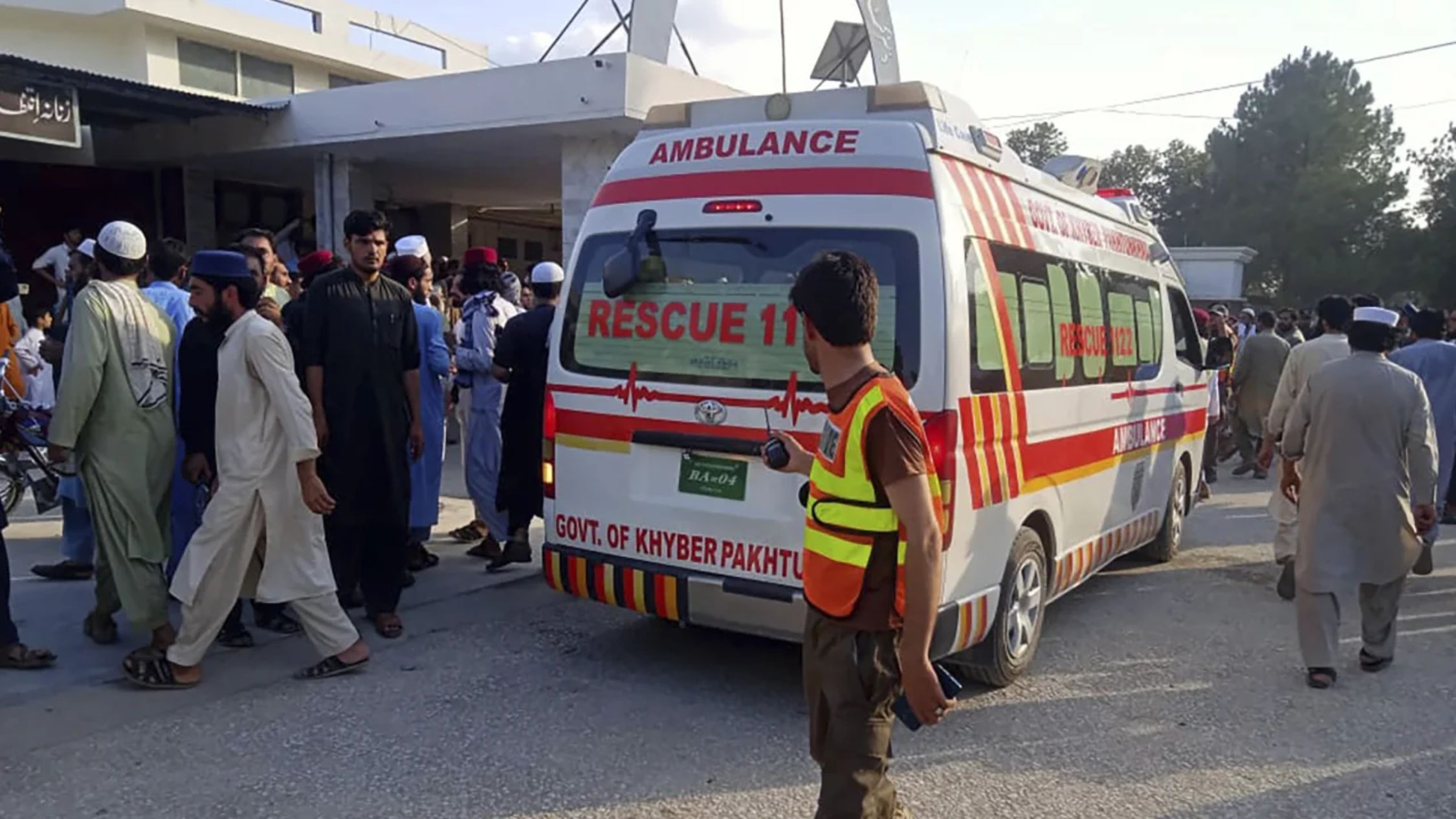 Mueren al menos 39 personas tras una explosión en una reunión
política en Pakistán