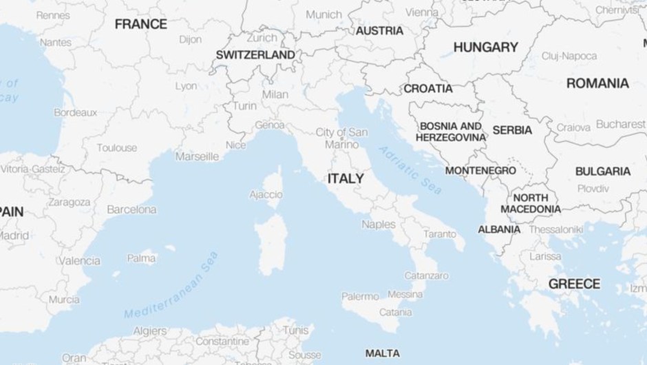 Indignación estalla en Italia tras absolución de hombre que manoseó a joven de 17 años