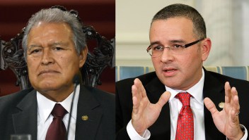 Los expresidentes de El Salvador Salvador Sánchez Cerén (2014 - 2019) y Mauricio Funes (2009 - 2014).