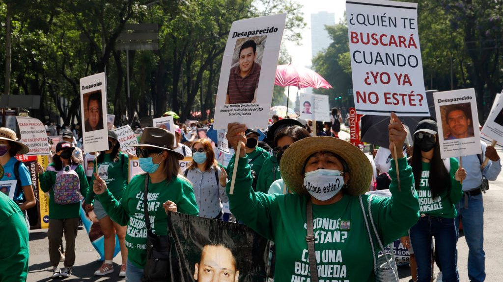 Cientos de madres de desaparecidos protestas en la Ciudad de México para exigir Justicia, el 10 de mayo de 2022. (Crédito: Luis Barron / Eyepix Group/Future Publishing via Getty Images)