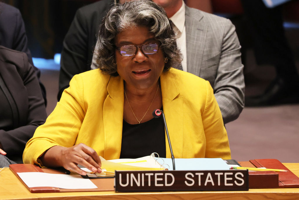 La embajadora Linda Thomas-Greenfield, representante de Estados Unidos ante la ONU, habla durante una reunión del Consejo de Seguridad de la ONU sobre el mantenimiento de la paz y la seguridad en Ucrania en la sede de las Naciones Unidas el 23 de junio de 2023 en Nueva York. (Foto: Michael M. Santiago/Getty Images)