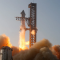 La nave espacial de nueva generación Starship de SpaceX despegó sobre su potente cohete Super Heavy desde la plataforma de lanzamiento de la compañía en Boca Chica en un vuelo de prueba sin tripulación antes de explotar cerca de Brownsville, Texas, el 20 de abril de 2023. (Foto: Joe Skipper/Reuters)