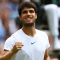 Alcaraz celebra su victoria ante Holger Rune en Wimbledon. (Foto: Hannah Mckay/Reuters)