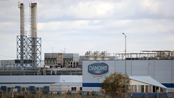 Una planta de Danone en Chekhov, a las afueras de Moscú, fotografiada en octubre de 2022. (Foto: Maxim Shipenkov/EPA/Shutterstock/Archivo)