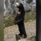 Video de un oso en China hace pensar a las personas que es un humano con disfraz