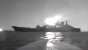 Mira cómo quedó un buque ruso atacado por Ucrania