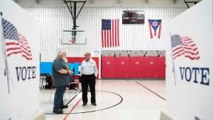 Votantes en Ohio rechazan las leyes antiaborto