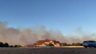 Incendio forestal destruye un edificio en Texas