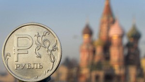 La moneda rusa pierde su valor ante el dólar