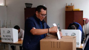Ecuador vota en medio de un clima de violencia
