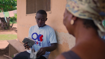 Héroe de CNN facilita acceso a cuidado de salud en Ghana