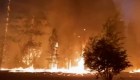 Incendio en EE.UU. es captado por un camión de bomberos