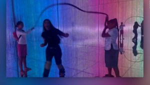 Kim Kardashian salta la cuerda con la trenza de su hija