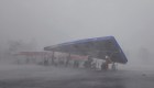 Los devastadores vientos de Idalia derrumban gasolinera en Florida