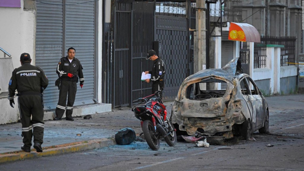 Video muestra zona tras explosión de coche bomba en Quito