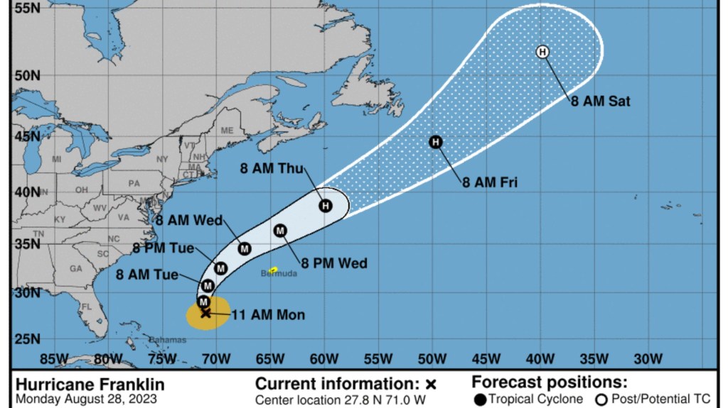 El huracán Franklin se convirtió en el primer gran huracán (categoría 3 o superior) de la temporada de huracanes del Atlántico en la mañana de este lunes. Esta es su trayectoria pronosticada. (Crédito: NHC)