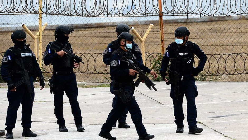 Agentes de la DEA (Crédito: ORLANDO SIERRA/AFP via Getty Images)