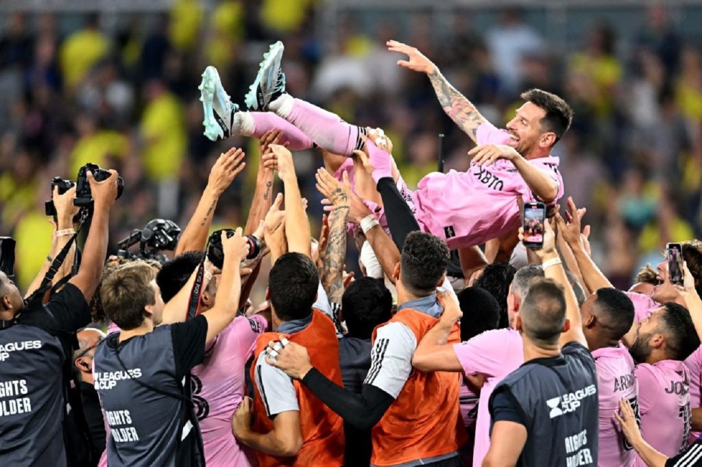 Messi y sus compañeros del Inter Miami celebran el título en la Leagues Cup