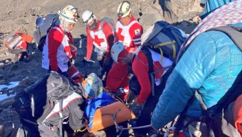 Mueren 4 alpinistas al caer del Pico de Orizaba, en México.