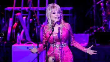 Dolly Parton durante un show en Nashville, en 2021. (Jason Kempin/Getty Images/FILE)