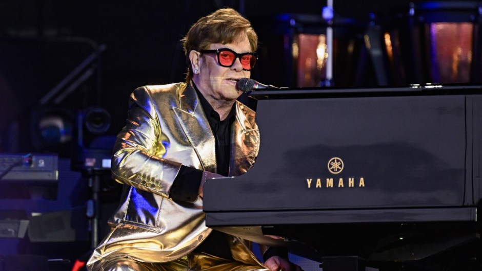 Elton John en el Festival de Glastonbury, el 25 de junio de 2023, en Glastonbury, Inglaterra (Crédito: Leon Neal/Getty Images)