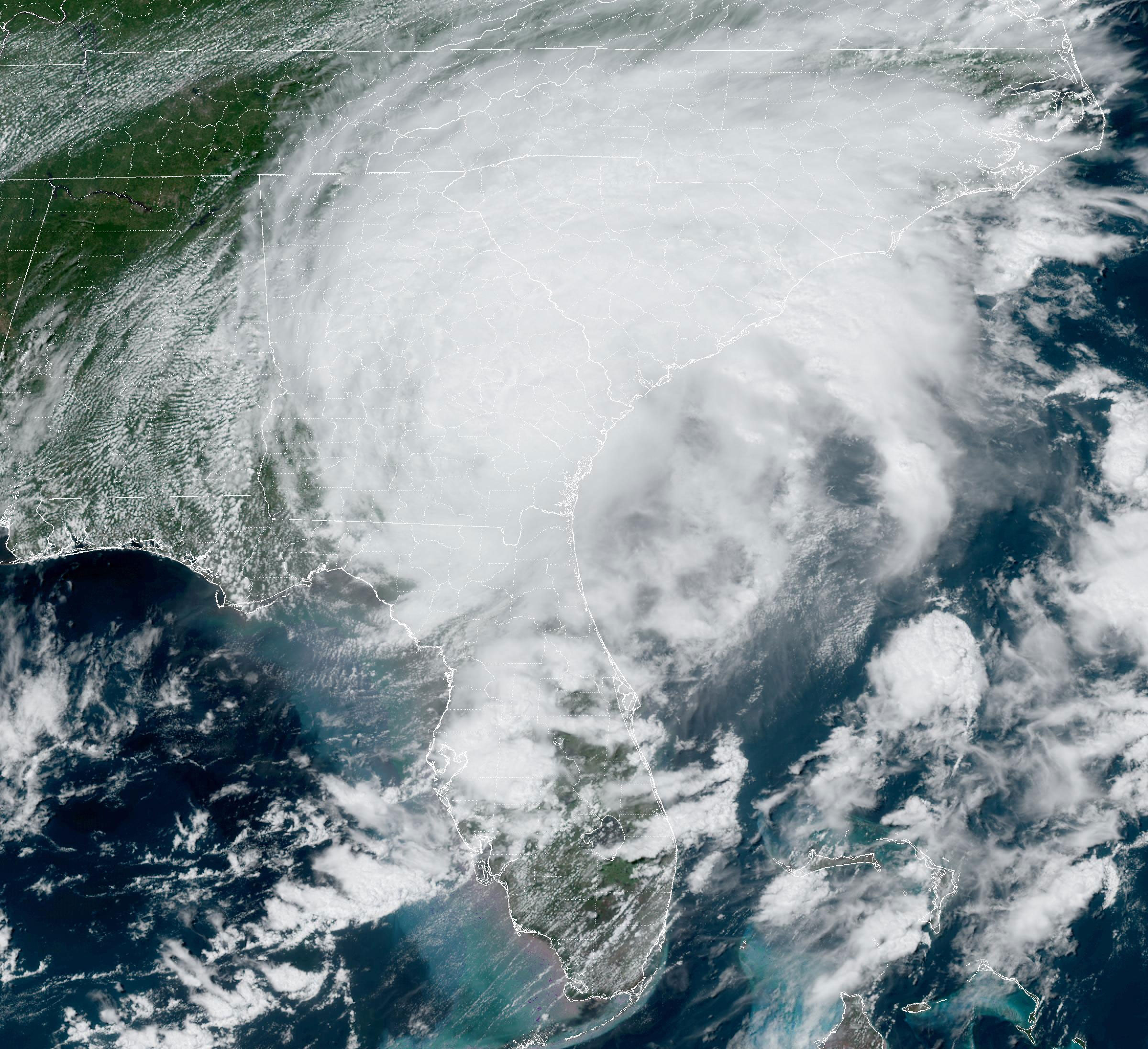 Idalia ubicado principalmente sobre Georgia y las Carolinas en esta imagen satelital tomada a las 2:11 p.m. ET del miércoles. (NOAA)