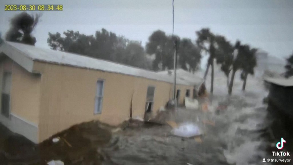 Así arrasó con una casa el huracán Idalia en Florida