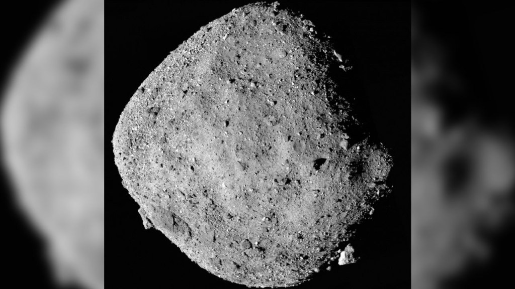 La nave espacial captó imágenes detalladas de la superficie del asteroide.(Crédito: NASA/Goddard/Universidad de Arizona)