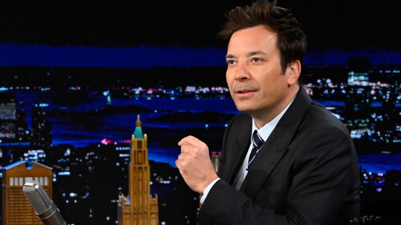 Jimmy Fallon apologizes to employees after being accused of a difficult work environment on “The Tonight Show”