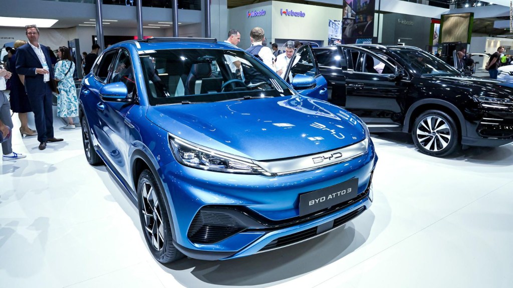 La UE investigará ayudas a fabricantes de autos eléctricos chinos