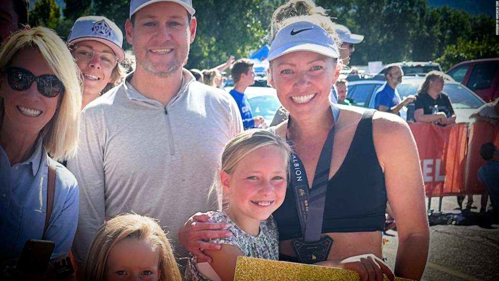 Niña ayuda a su madre a terminar maratón en Salt Lake City