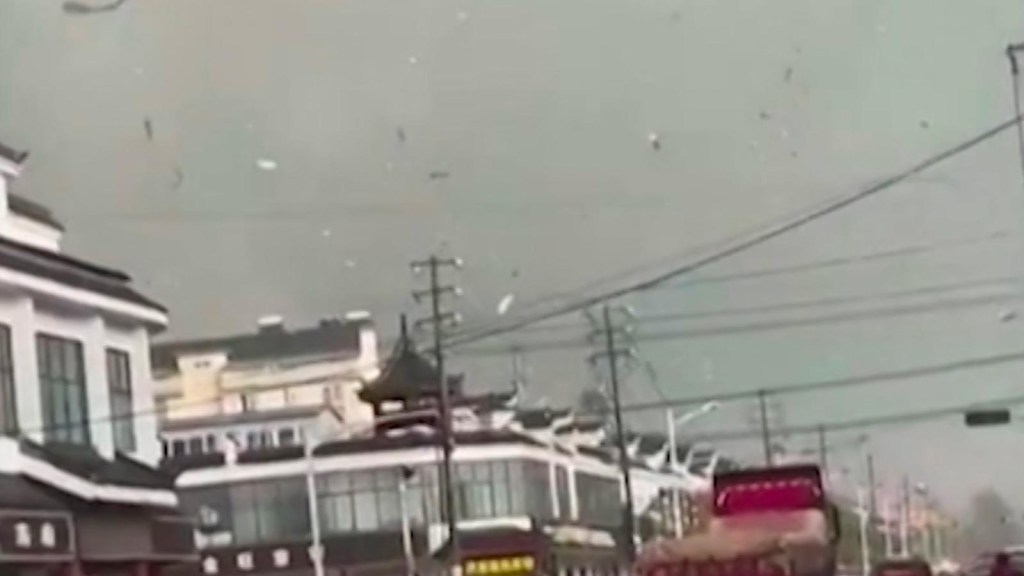 En China, violentos tornados dejan al menos 10 muertos