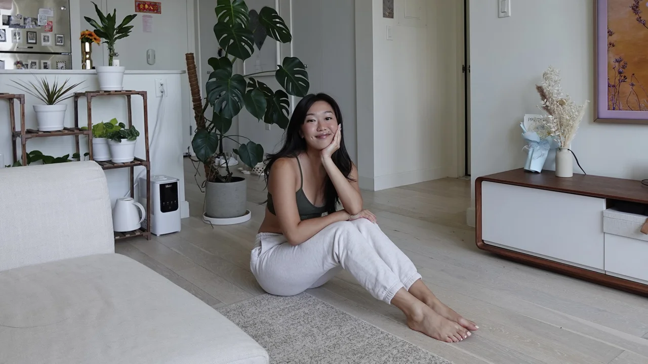La influencer de estilo de vida Viveca Chow se siente afortunada de haber encontrado un apartamento con alquiler estabilizado en la ciudad de Nueva York. (Cortesía Viveca Chow)