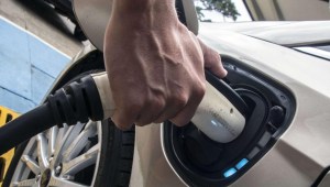 ¿Por qué el Reino Unido retrasa los vehículos eléctricos?