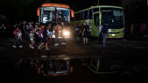 Presidente de Costa Rica ordena el estado de emergencia ante oleada de migrantes que viajan rumbo a Estados Unidos