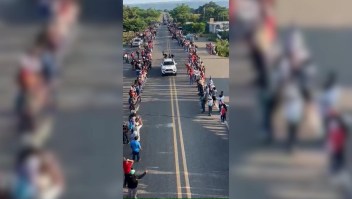 Videos muestran caravana de hombres armados no identificados en Chiapas