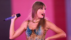 ¿Cuándo es el estreno mundial de la película "Taylor Swift: The Eras Tour"?