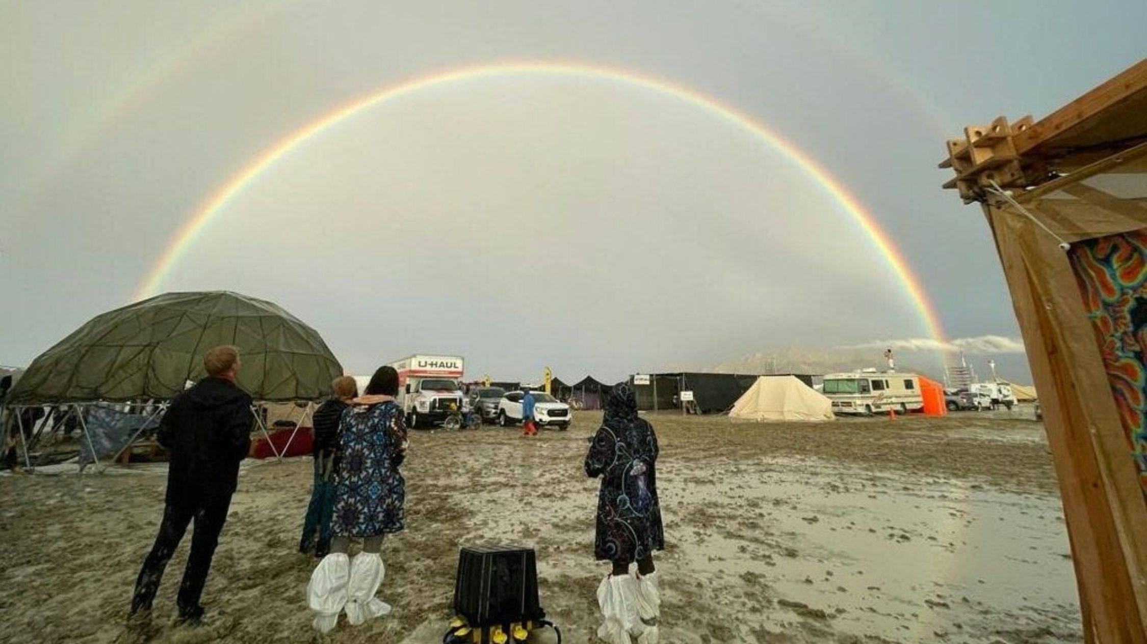Investigasi kematian di festival Burning Man setelah hujan lebat di gurun Nevada