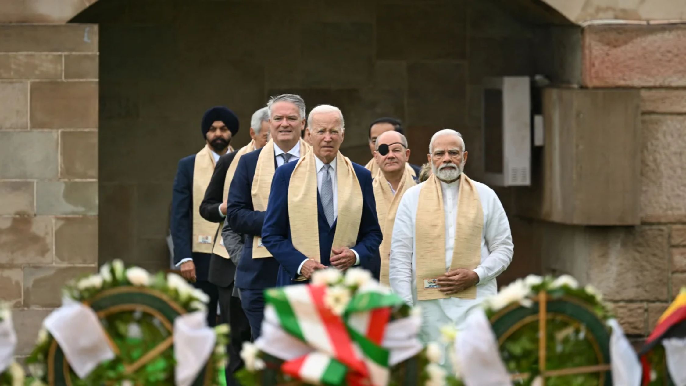 Why did Modi gift a cotton scarf to the G20 leaders and what is its significance?