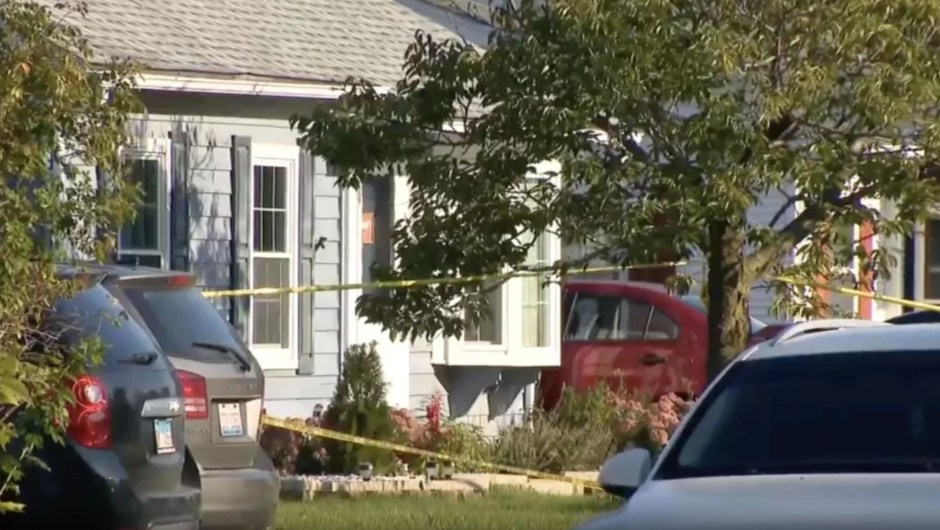 Dos adultos y dos niños fueron encontrados muertos con heridas de bala en su casa en Romeoville, Illinois, anunció la Policía este lunes. (Crédito: WBBM)