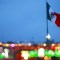 La bandera de México en el Zócalo de la Ciudad de México. (Foto: Hector Vivas/Getty Images)