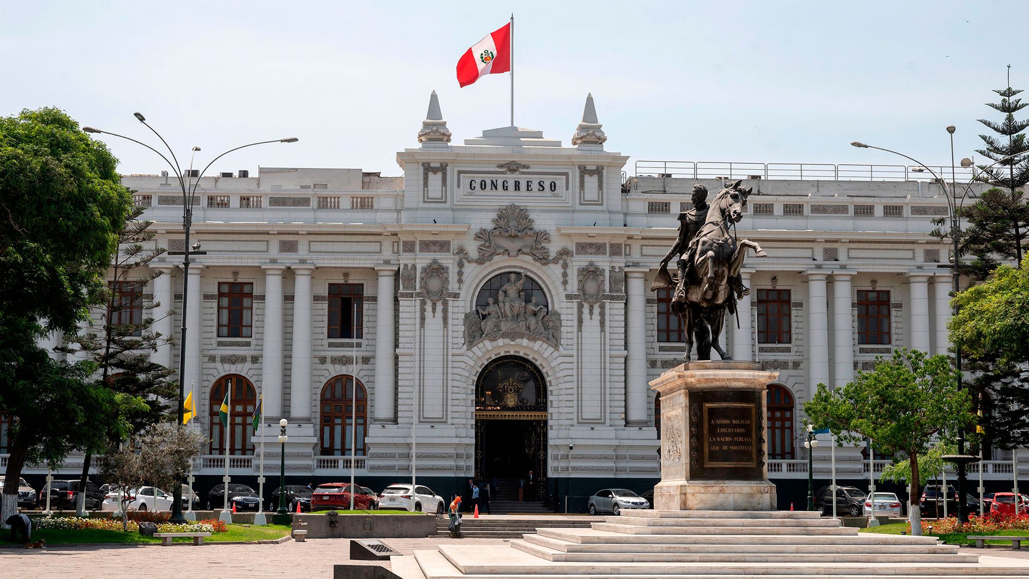 S&P reduce la calificación crediticia de Perú debido a la
“incertidumbre política”