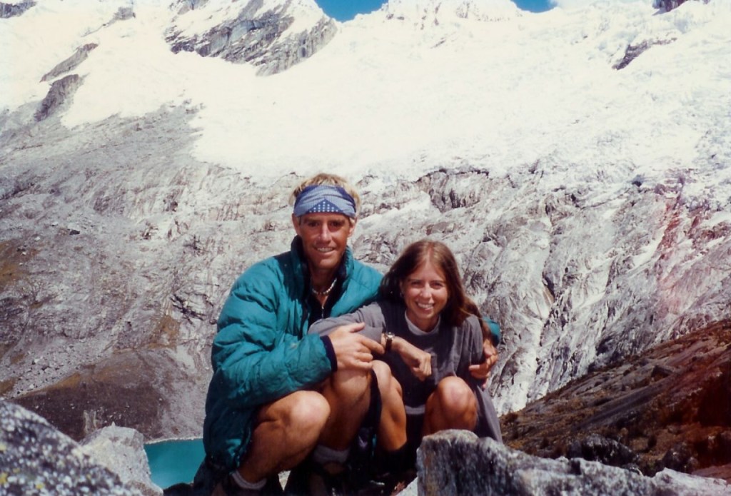 A Tim y Tracy les encantaba recorrer la Cordillera Blanca en Perú. Tracy dice que esta fotografía, la primera que se tomaron juntos, es una de sus favoritas.