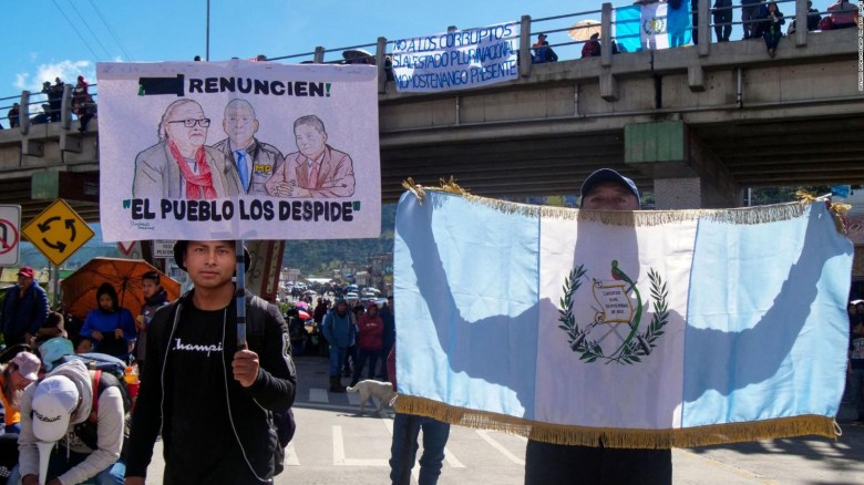 Protestas en Guatemala escalan por allanamientos en el Tribunal Supremo Electoral