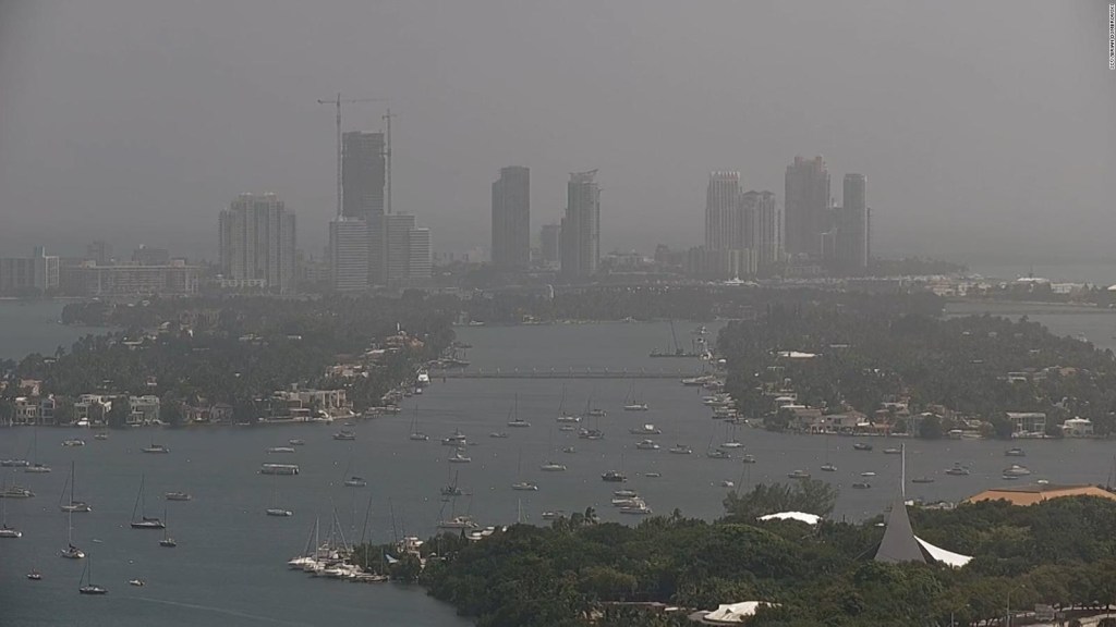Así luce Florida tras la llegada de humo de los incendios de Canadá