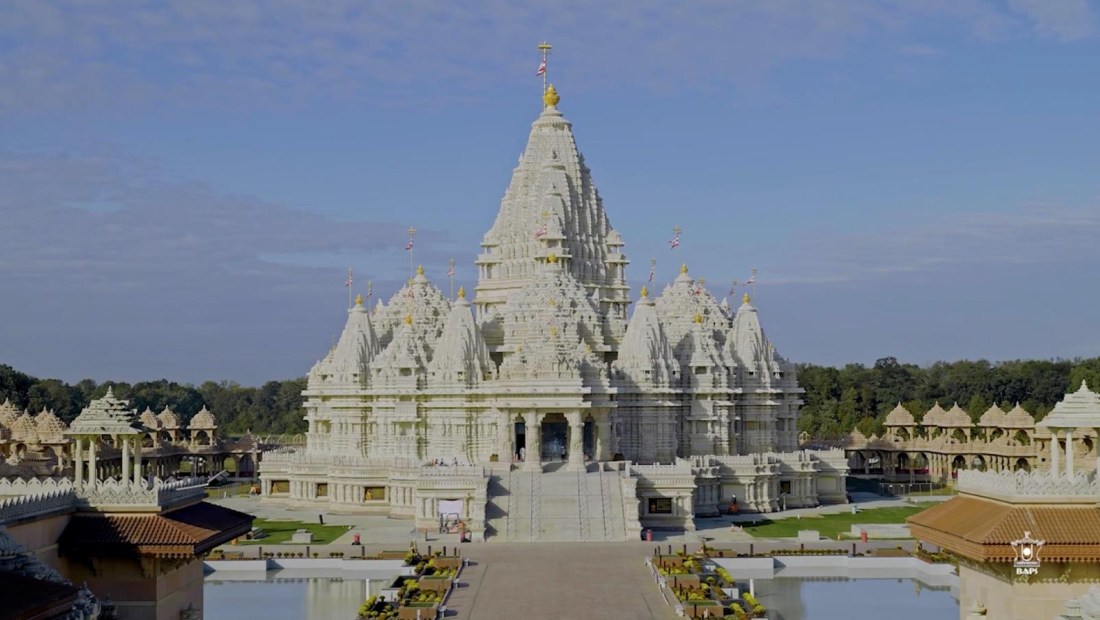 El templo hindú más grande de Estados Unidos abre sus puertas